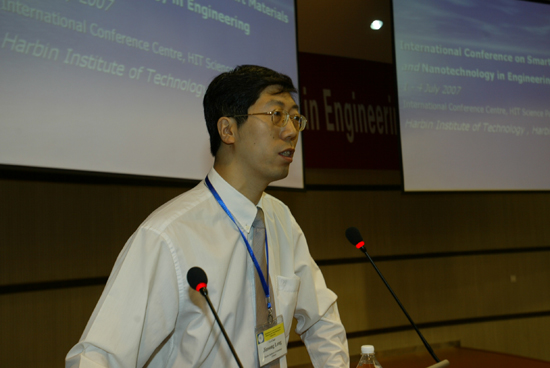 哈爾濱工業(yè)大學(xué)冷勁松教授